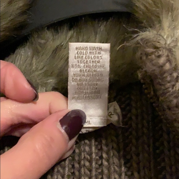 Kenar Faux Fur & Cable Knit Zip Front Vest - Picture 13 of 14